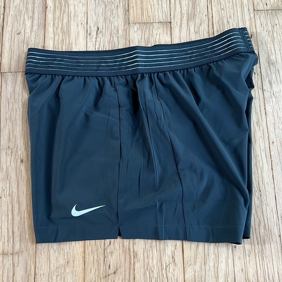 Nike Women's Core Flex Short 4” Gray - Picture 7 of 10